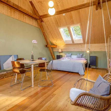 100 Und 10 - 4 Stilvolle City-apartments *