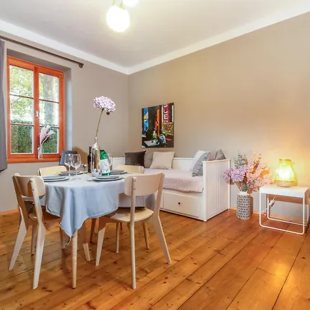 100 Und 10 - 4 Stilvolle City-apartments 빌라