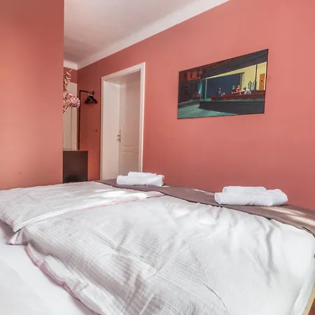 100 Und 10 - 4 Stilvolle City-apartments Вилла *