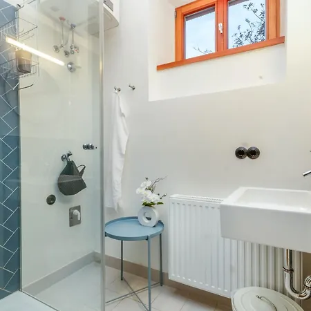 100 Und 10 - 4 Stilvolle City-apartments 빌라 클라겐푸르트