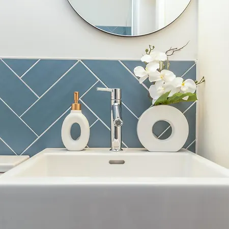100 Und 10 - 4 Stilvolle City-apartments 빌라 *