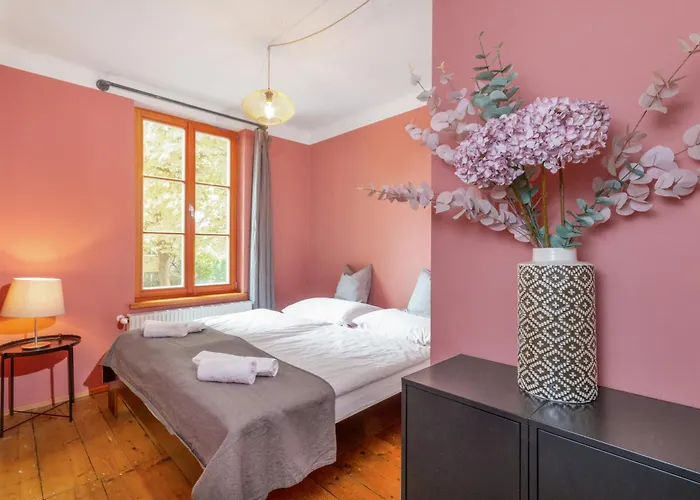 100 Und 10 - 4 Stilvolle City-apartments Villa *